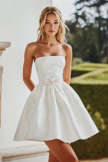 Mini robe de graduation en satin trapèze blanche